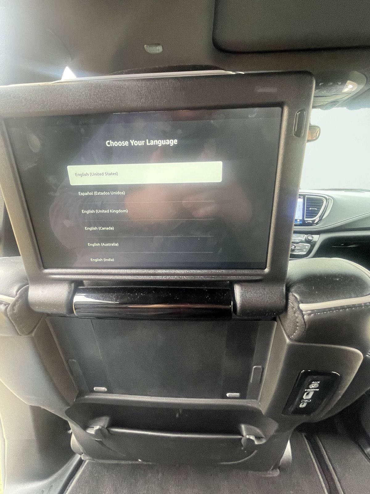Used 2023 Chrysler Pacifica Limited w/ Uconnect Theater Family Group FWD image 25