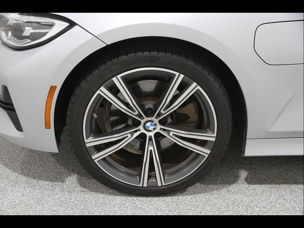 Used 2021 BMW 330e xDrive w/ Premium Package AWD/4WD image 25