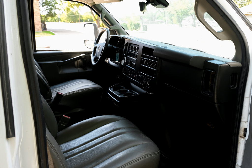 Used 2021 GMC Savana 3500 Extended w/ Power Convenience Package RWD image 9