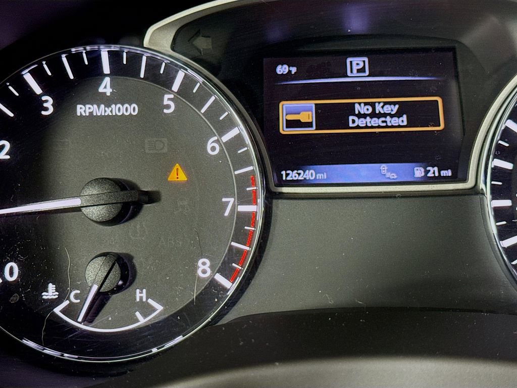 Used 2017 Nissan Pathfinder SL image 12