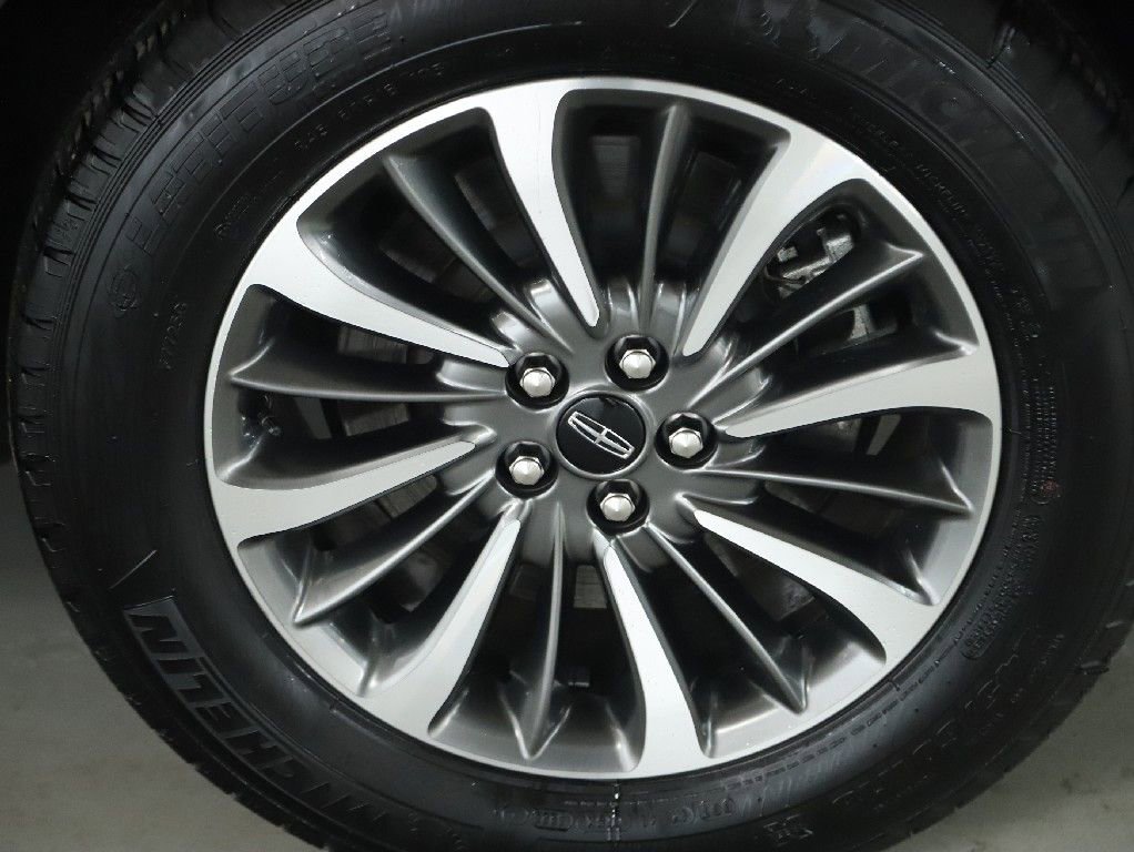 Used 2023 Lincoln Nautilus AWD w/ Premium Package image 39