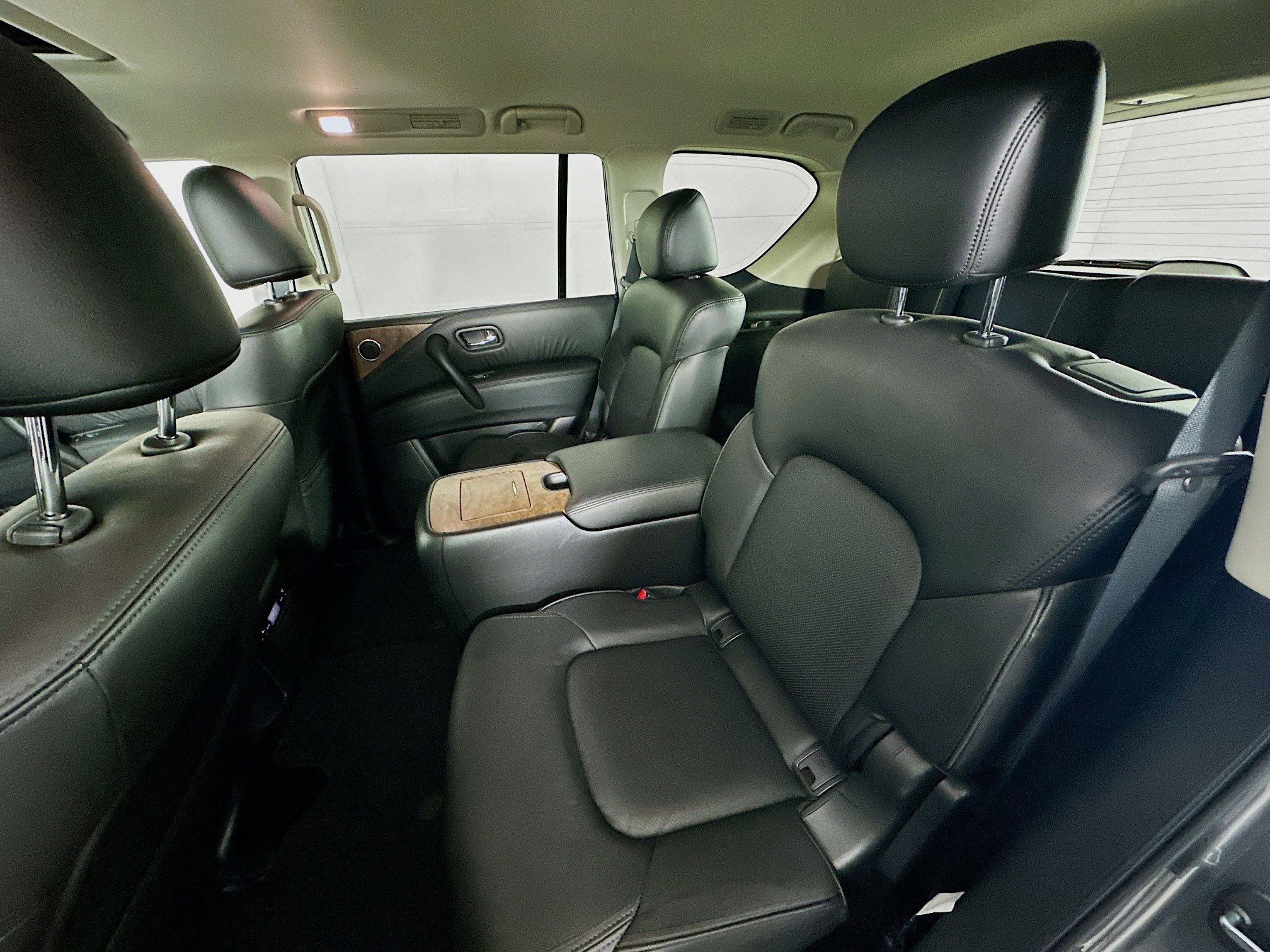 Used 2024 Nissan Armada SL w/ Captain's Chairs Package image 28