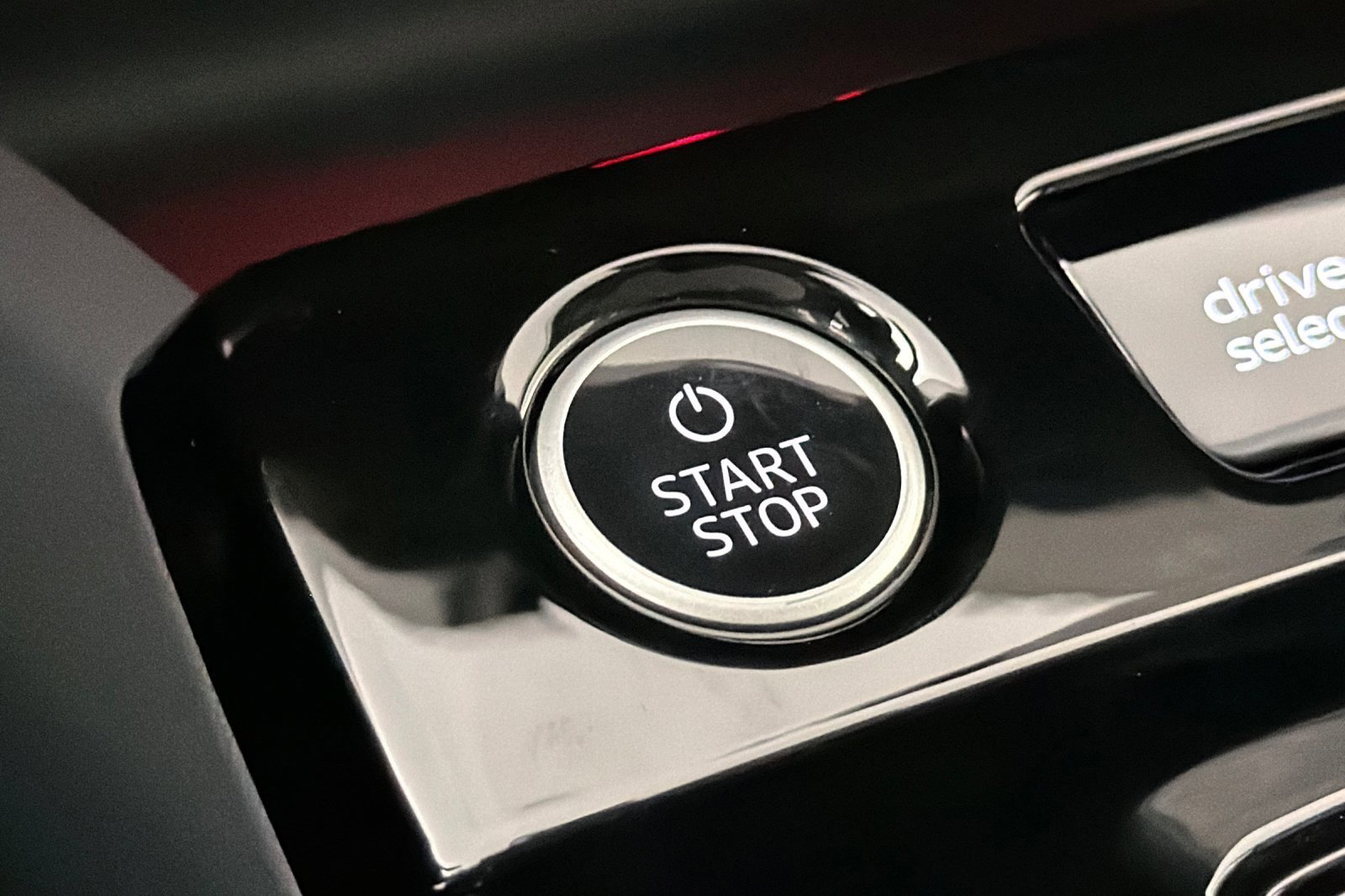 Certified 2025 Audi A6 e-tron Premium Plus w/ Premium Plus image 21