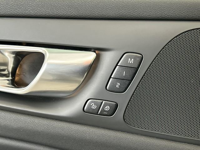 Certified 2025 Volvo V60 B5 Cross Country Plus image 20