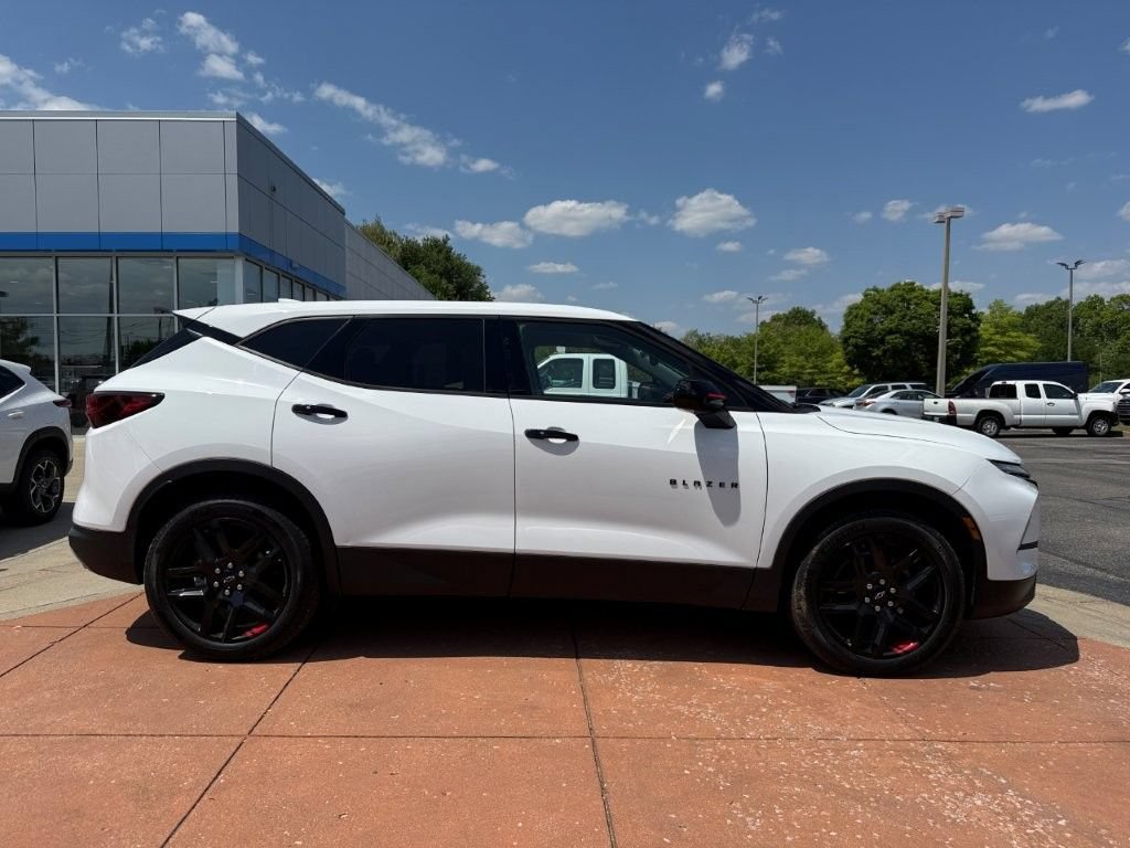 Used 2024 Chevrolet Blazer LT w/ Redline Edition FWD image 7