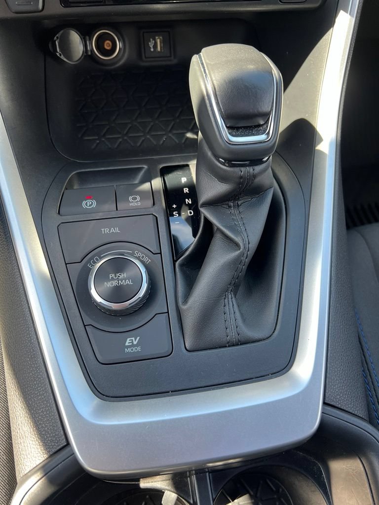 Used 2023 Toyota RAV4 SE w/ Convenience Package AWD/4WD image 28