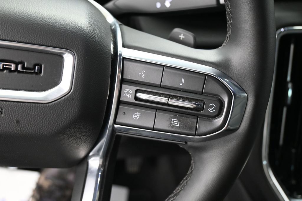 Used 2025 GMC Yukon XL Denali AWD/4WD image 41