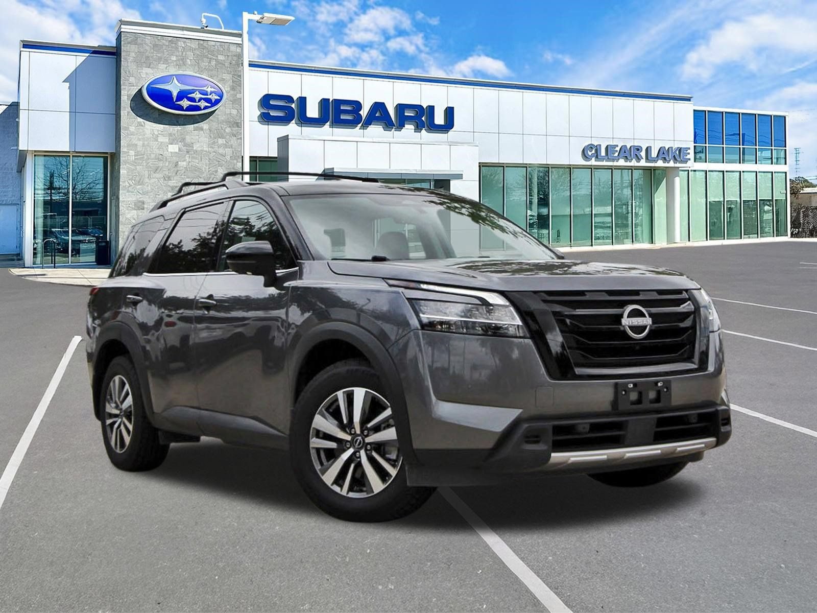 Used 2024 Nissan Pathfinder SL FWD image 1