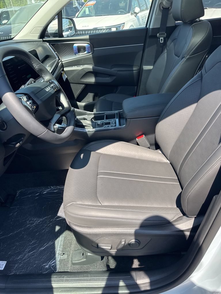 New 2026 Kia Sorento S w/ S Panoramic Sunroof Package FWD image 9