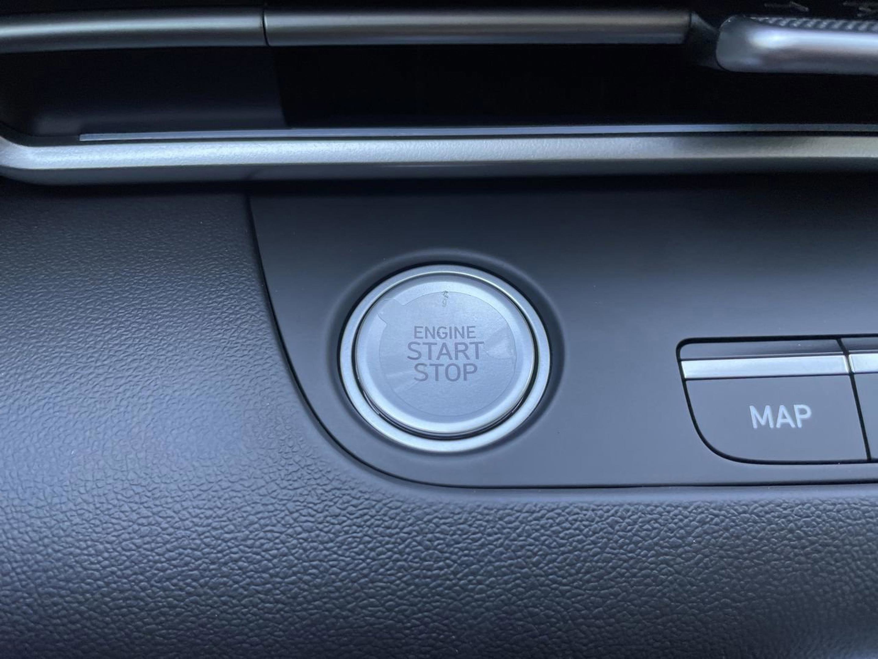 New 2026 Hyundai Elantra Limited image 29