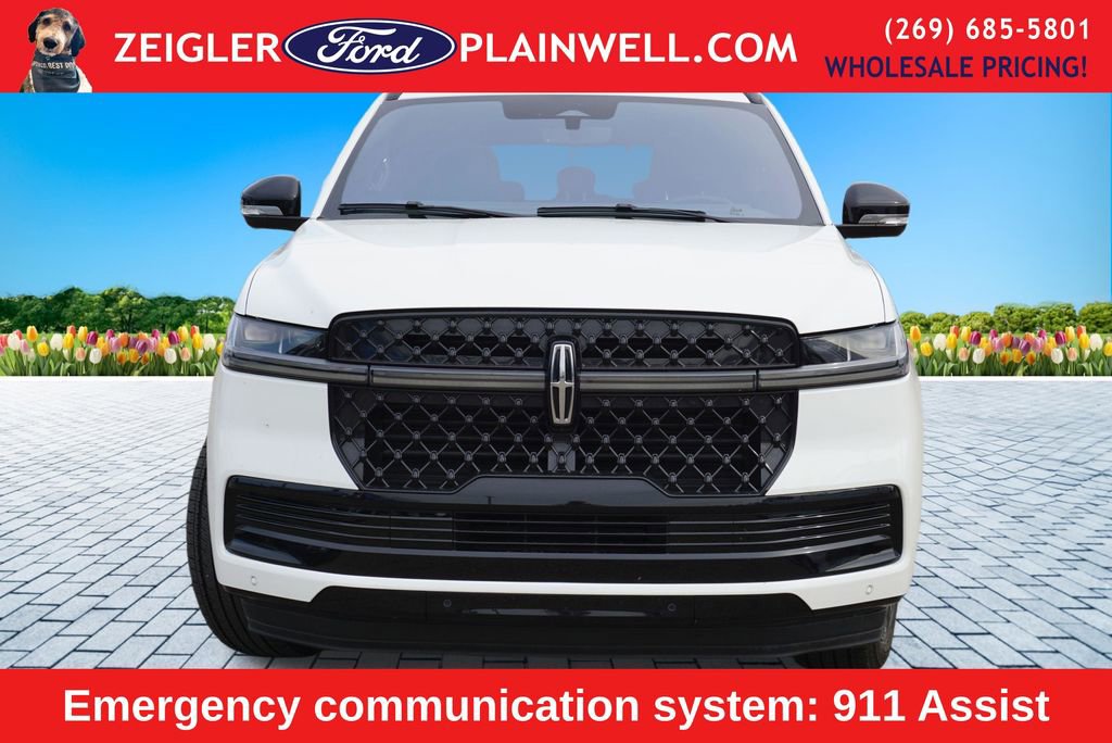 Used 2025 Lincoln Navigator Reserve w/ Jet Appearance Package image 8