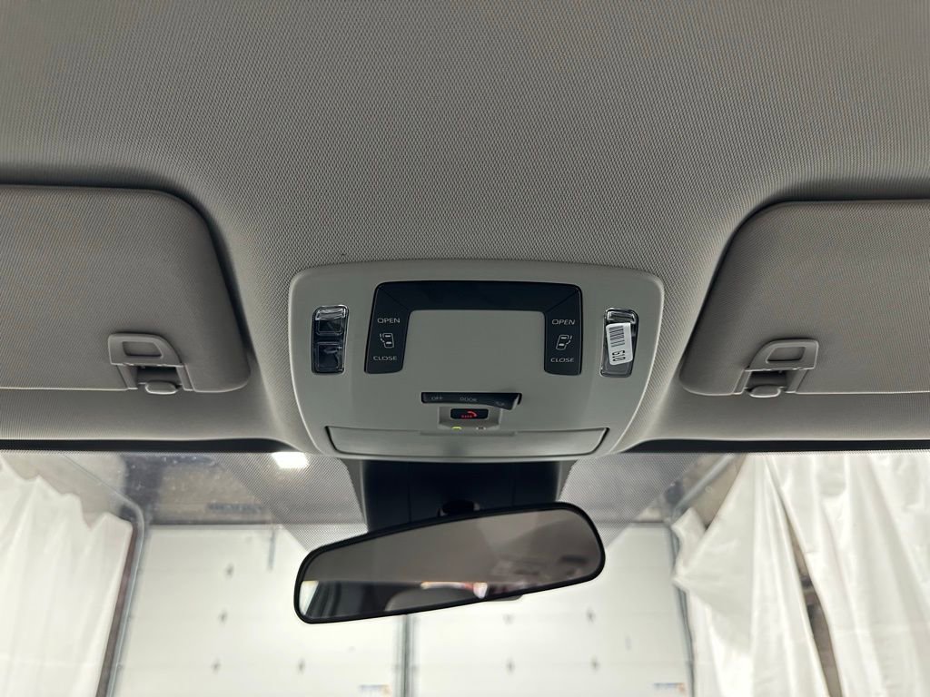 Used 2025 Toyota Sienna LE image 41