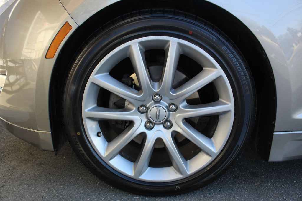 Used 2016 Lincoln MKZ AWD image 32