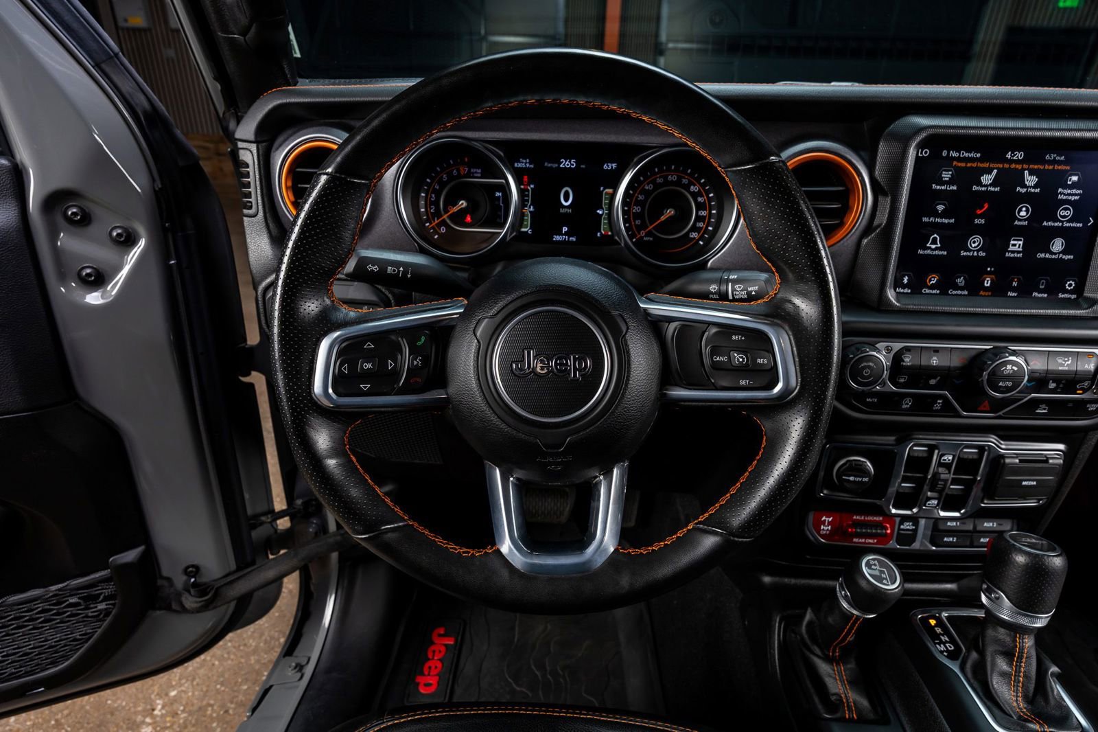 Used 2023 Jeep Gladiator Mojave w/ LED Lighting Group AWD/4WD image 18