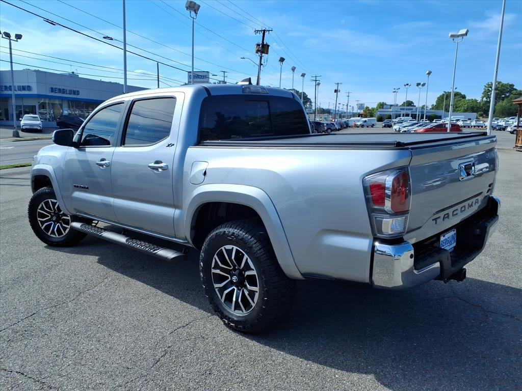 Used 2023 Toyota Tacoma TRD Sport w/ Technology Package AWD/4WD image 4