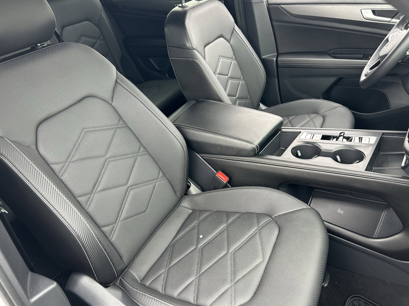 Used 2024 Volkswagen Atlas Cross Sport SE AWD/4WD image 11