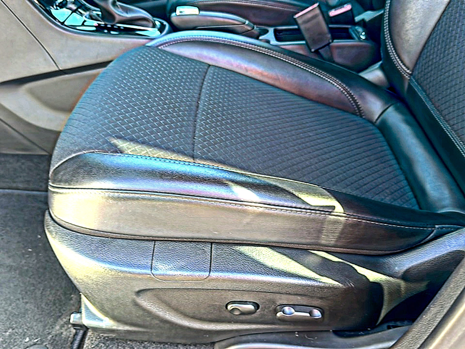 Used 2022 Buick Encore Preferred w/ Safety Package AWD/4WD image 15