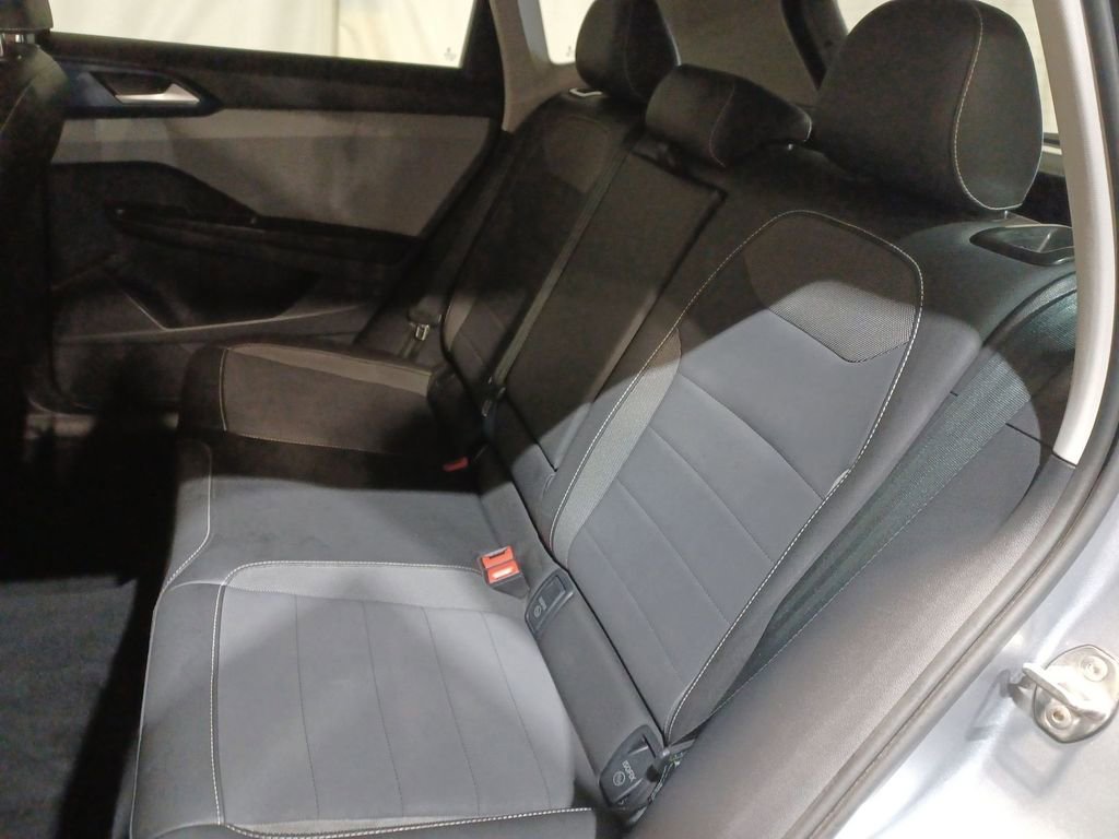 Used 2024 Volkswagen Taos SE image 23