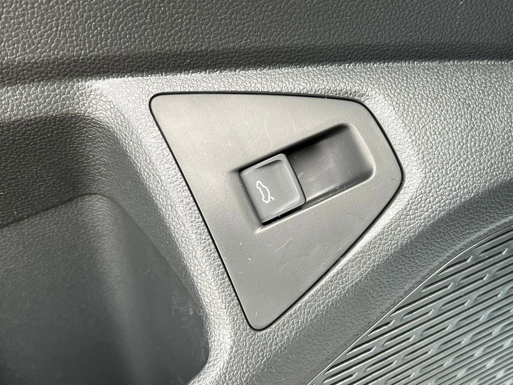 Used 2025 Volkswagen Jetta SEL image 17