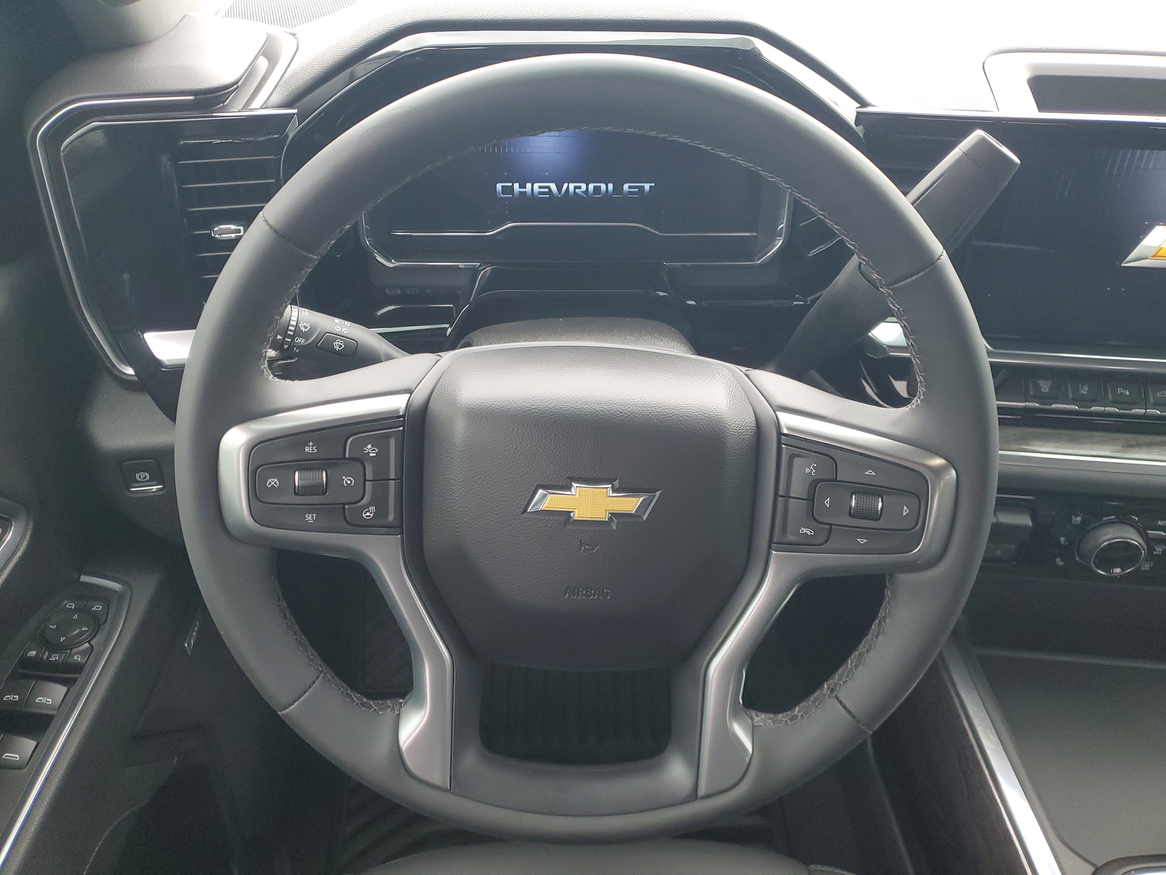 Used 2025 Chevrolet Silverado 2500 LTZ w/ LTZ Premium Package image 17