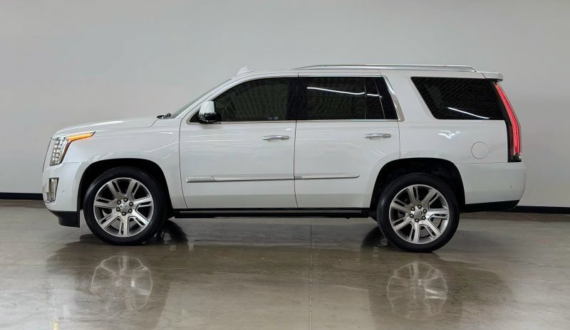 Used 2020 Cadillac Escalade Premium Luxury AWD/4WD image 4