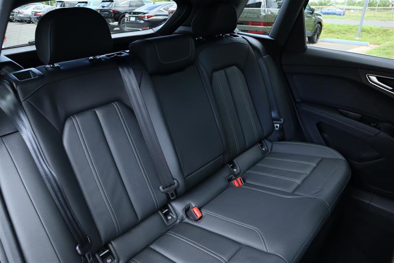 Used 2024 Audi Q4 e-tron Premium Plus image 11