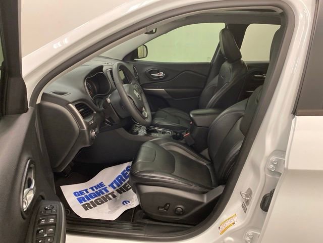 Used 2022 Jeep Cherokee Latitude Lux w/ Sun & Sound Group AWD/4WD image 9