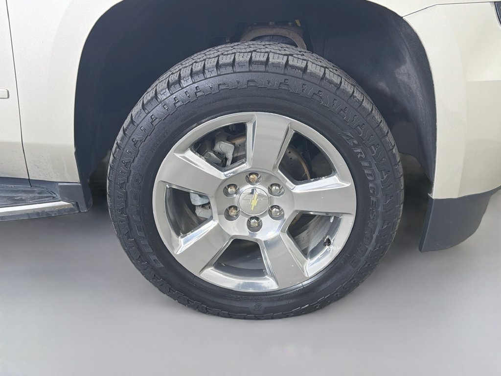 Used 2017 Chevrolet Suburban Premier AWD/4WD image 31