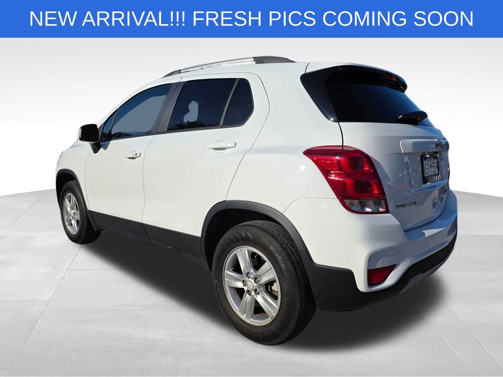 Used 2022 Chevrolet Trax LT w/ Driver Confidence Package image 4