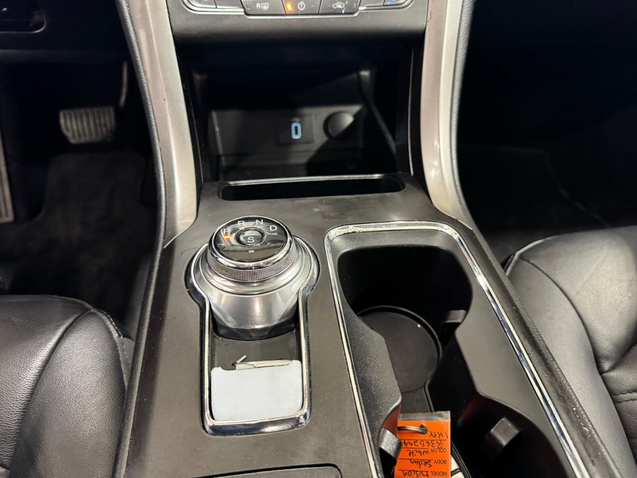 Used 2017 Ford Fusion SE w/ Fusion SE Technology Package image 17