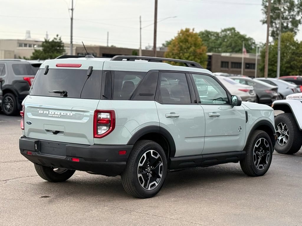 Used 2023 Ford Bronco Sport Outer Banks w/ Tech Package AWD/4WD image 32