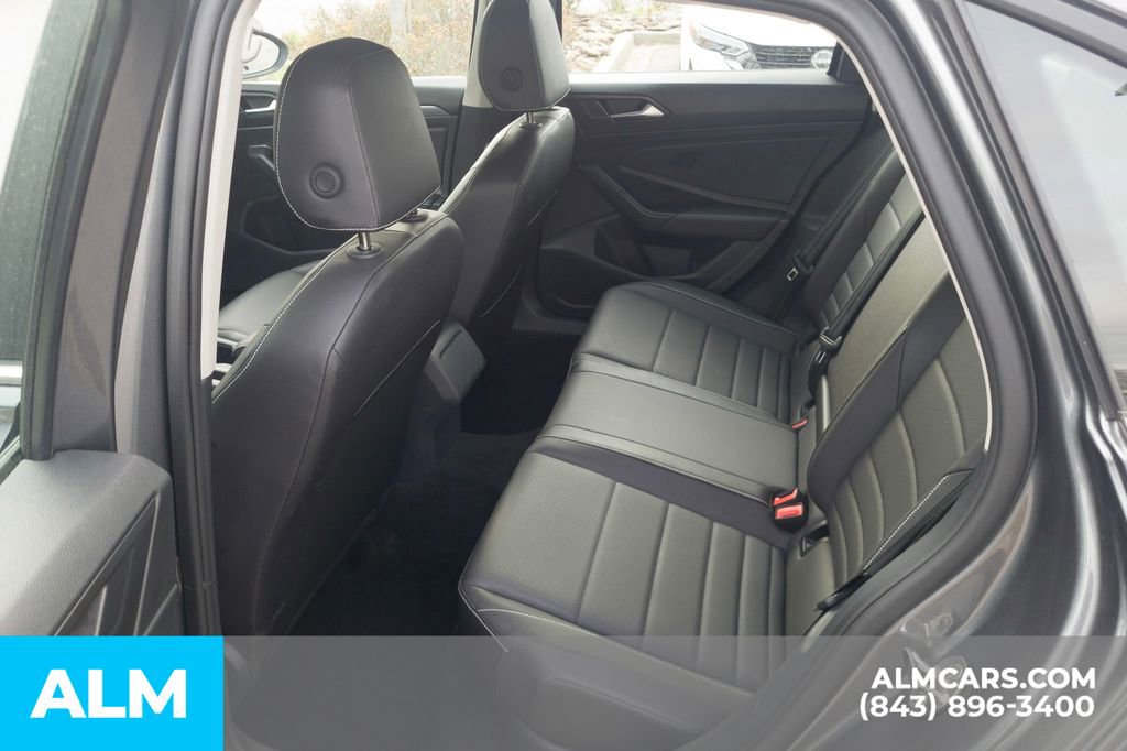 Used 2024 Volkswagen Jetta SE image 17