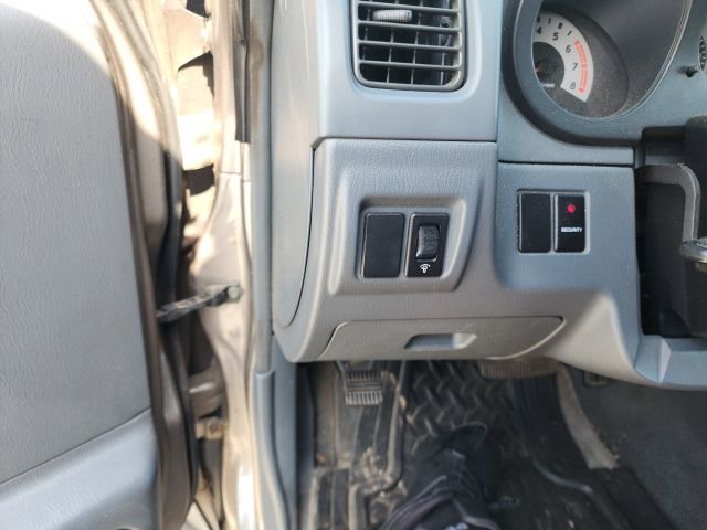 Used 2004 Nissan Xterra XE RWD image 22