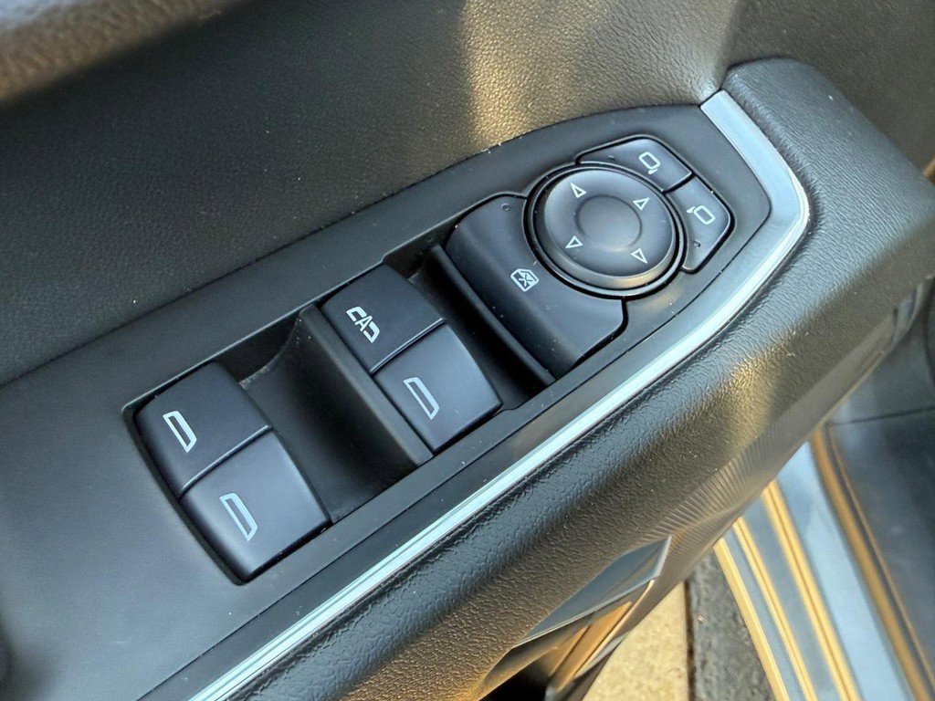 Used 2025 Chevrolet Silverado 1500 LT image 15