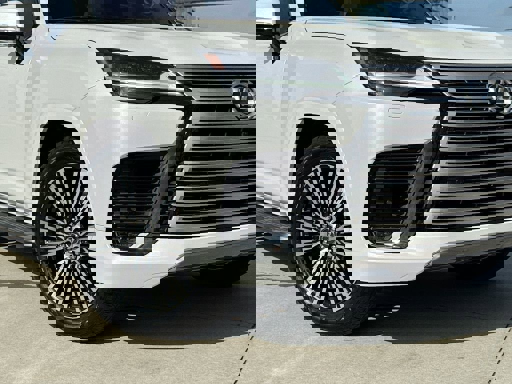 New 2026 Lexus LX 600 4WD w/ Luxury Package image 9