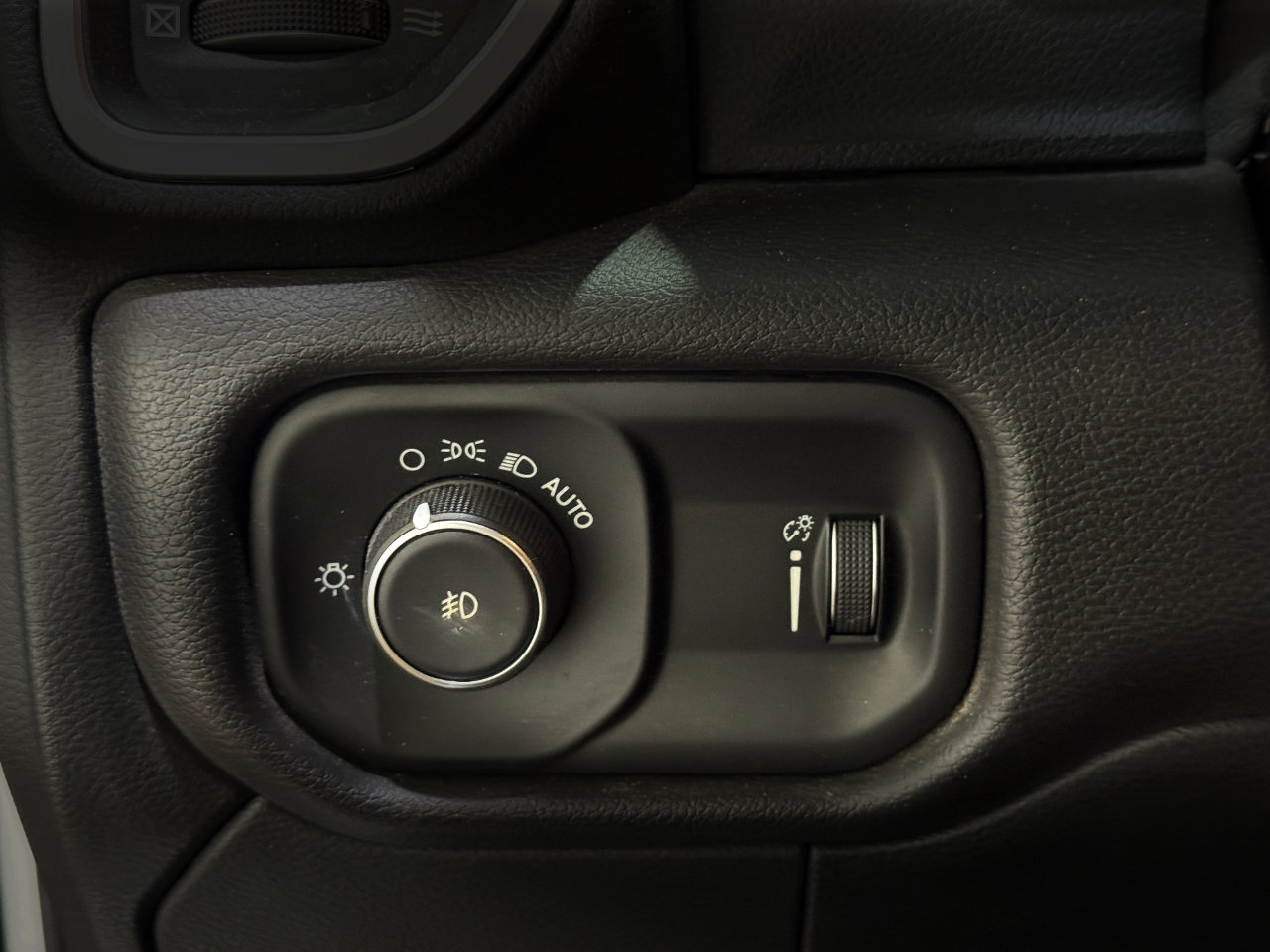 Used 2023 RAM 3500 SLT w/ Quick Order Package 2YG SLT image 11