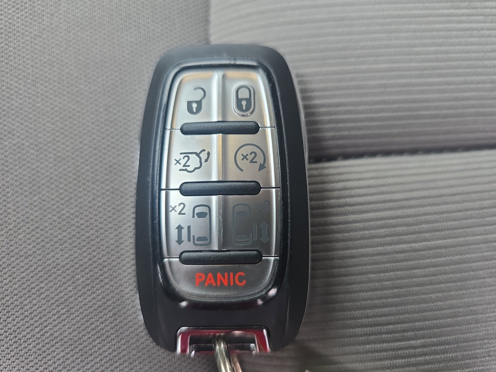 Used 2021 Chrysler Pacifica Touring image 29