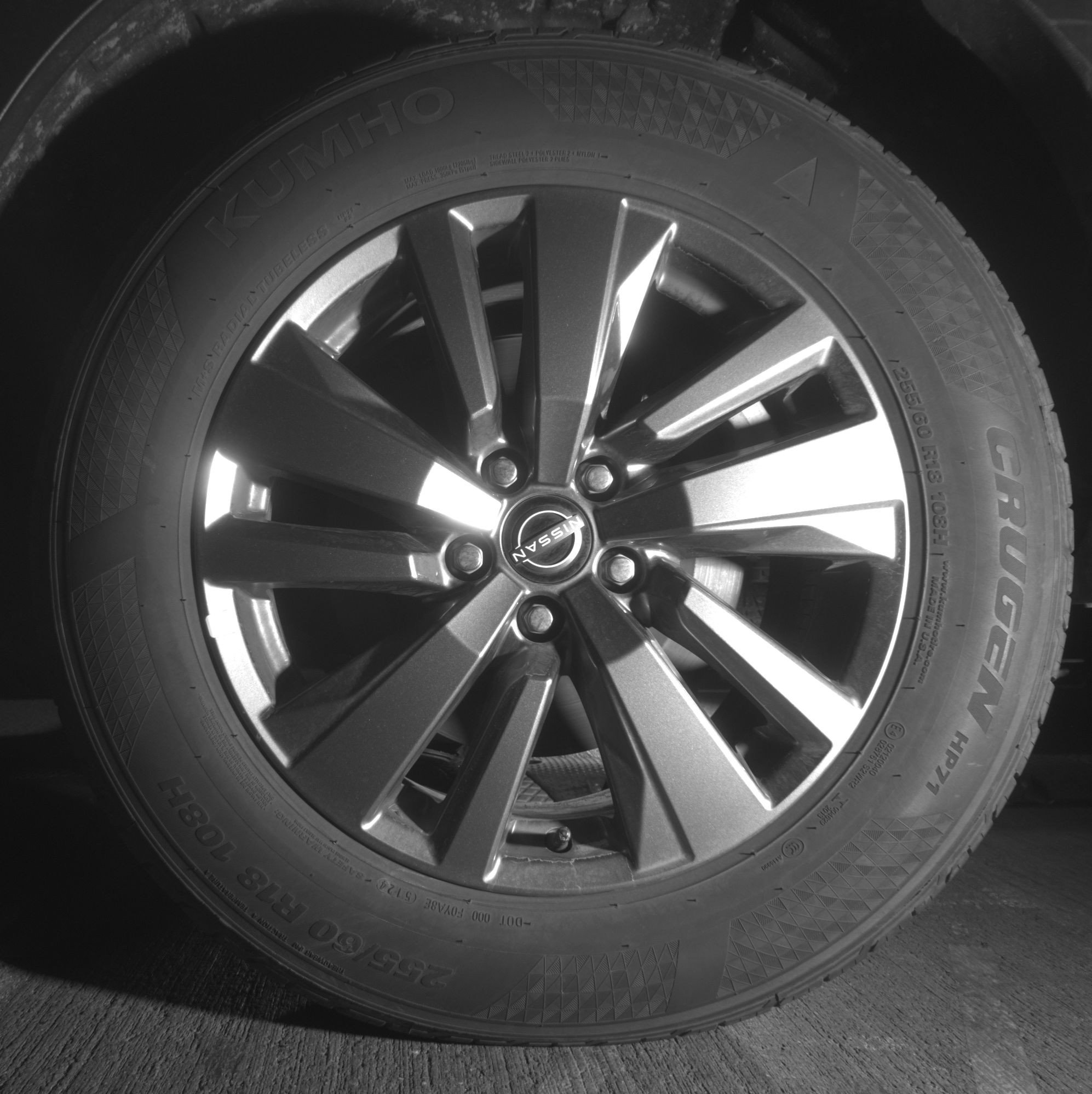 Used 2025 Nissan Pathfinder SV image 14