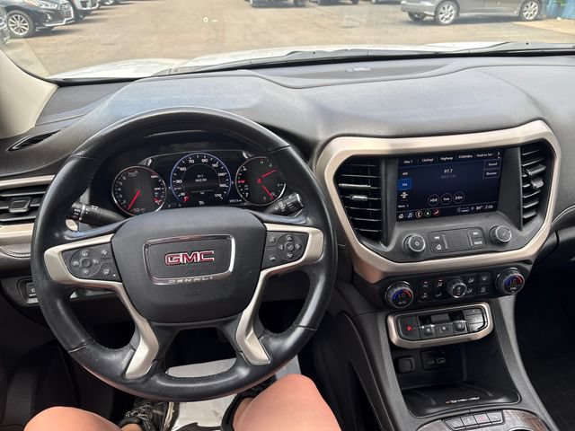 Used 2022 GMC Acadia Denali w/ Denali Technology Package AWD/4WD image 10