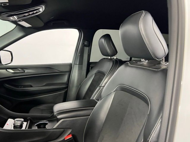 Used 2023 Jeep Grand Cherokee Altitude image 18