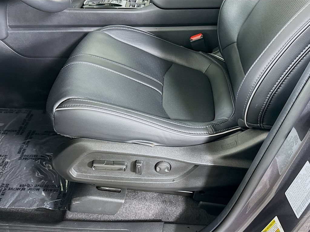 Used 2025 Honda Pilot Elite image 26