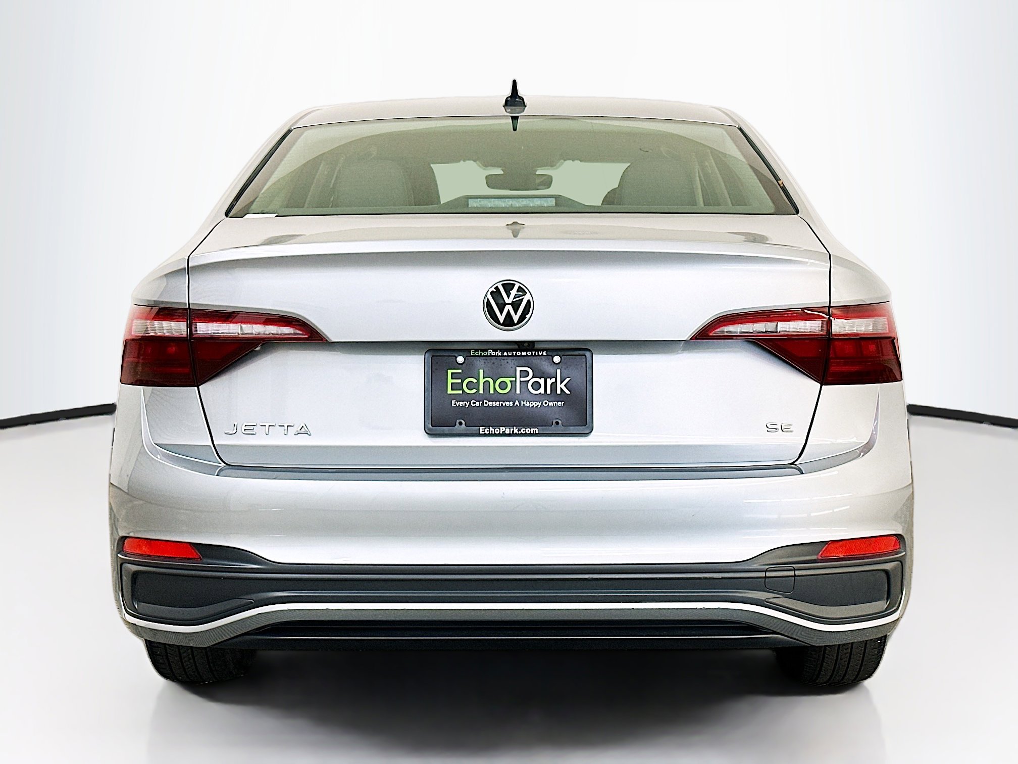 Used 2024 Volkswagen Jetta SE image 7