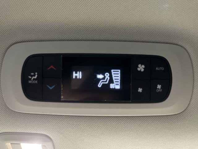 Used 2022 Chrysler Pacifica Limited w/ Uconnect Theater Family Group image 36