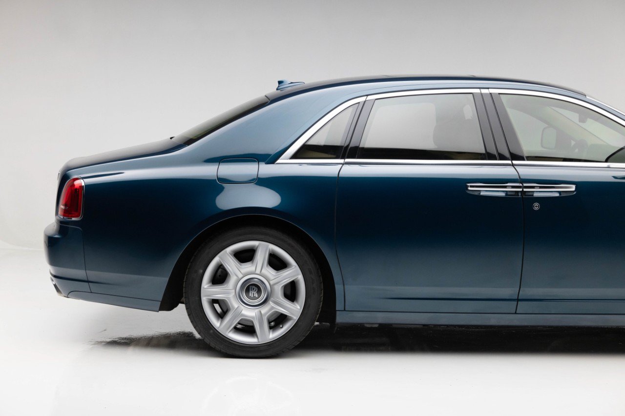 Used 2010 Rolls-Royce Ghost RWD image 21