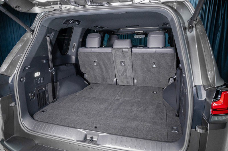 Used 2026 Lexus LX 600 4WD w/ Luxury Package image 7