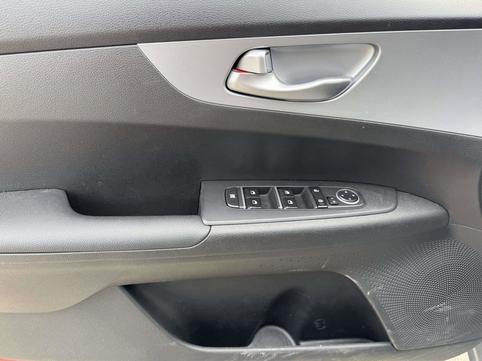 Used 2023 Kia Forte LXS FWD image 16
