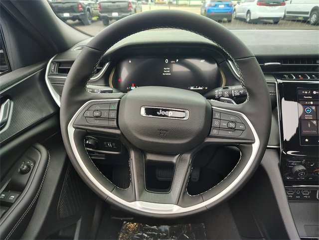 New 2025 Jeep Grand Cherokee Altitude image 17