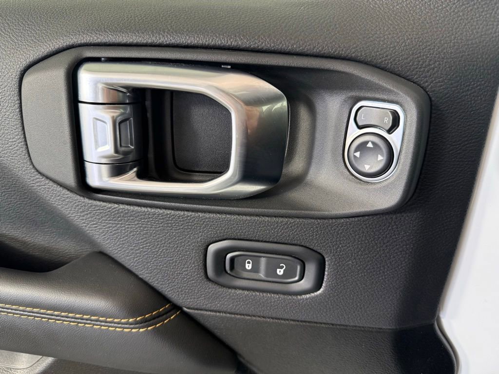 Used 2025 Jeep Gladiator Sport AWD/4WD image 20