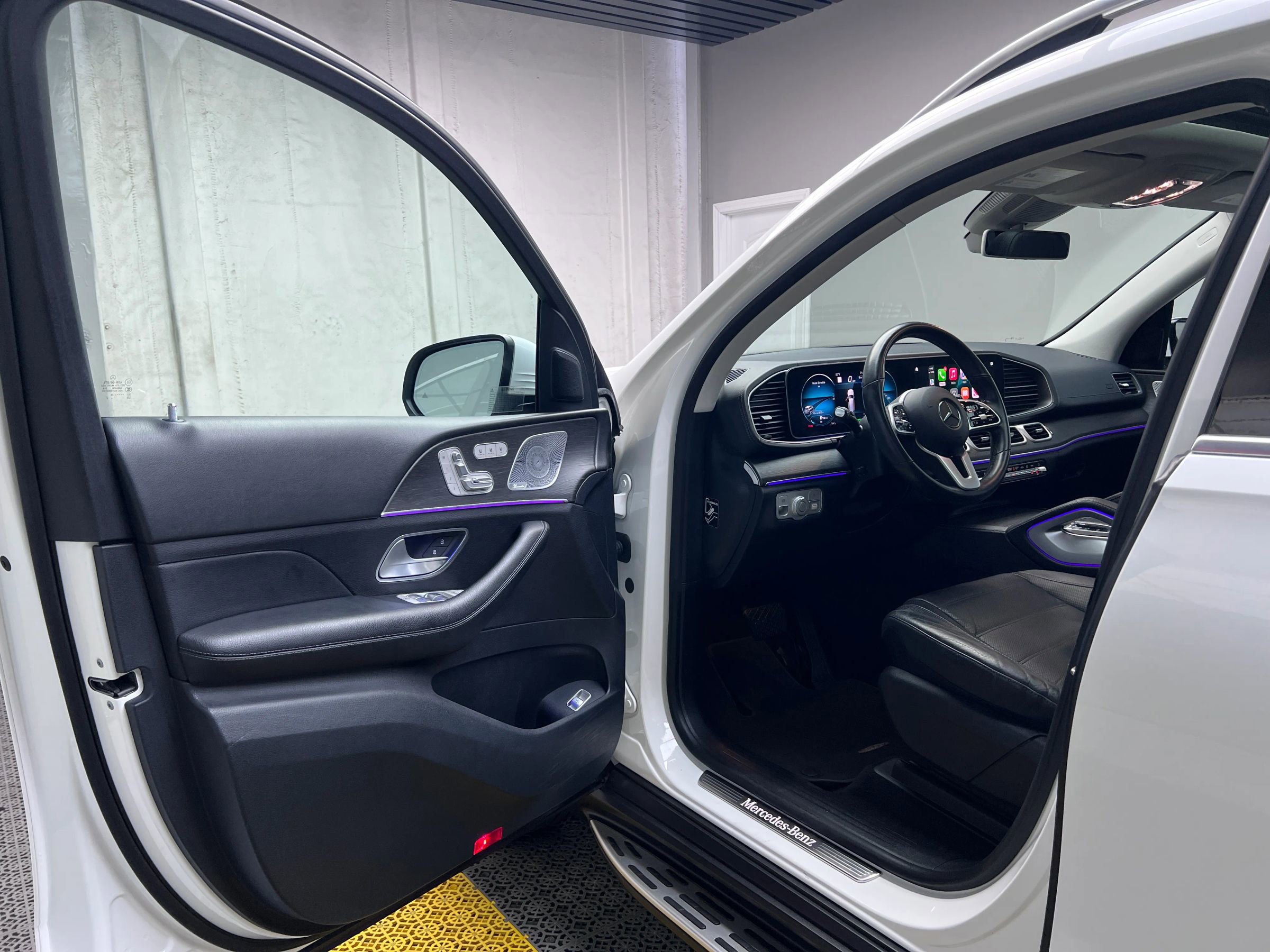 Used 2020 Mercedes-Benz GLS 450 4MATIC image 10