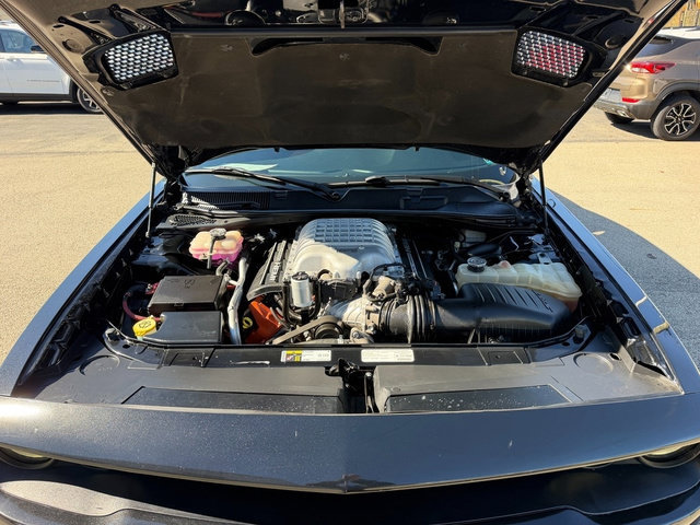 Used 2015 Dodge Challenger SRT Hellcat RWD image 12